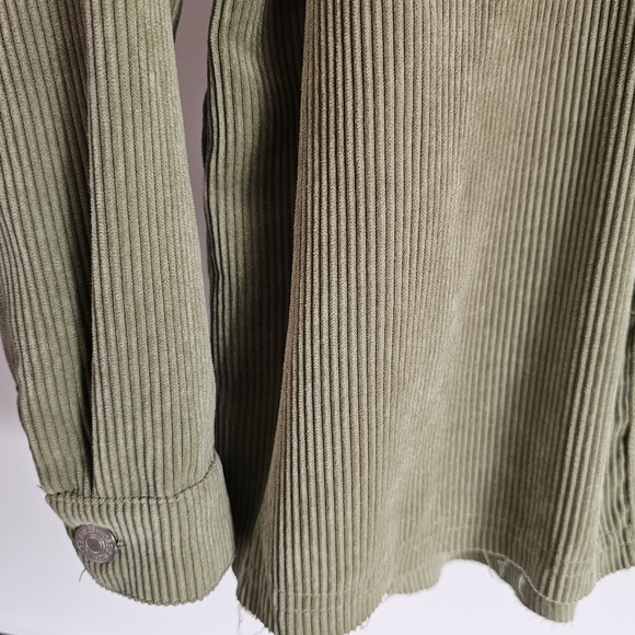 Forever 21 Women's Button Up Shirt - Picture 7 of 7